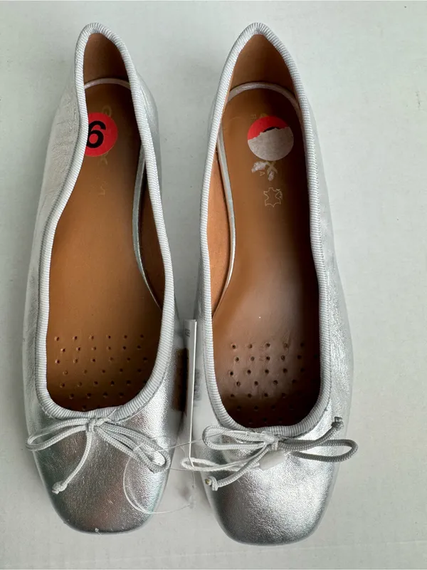 Geox Respira Silver Metallic Leather Ballet Flat with Bow Accent - Image 7
