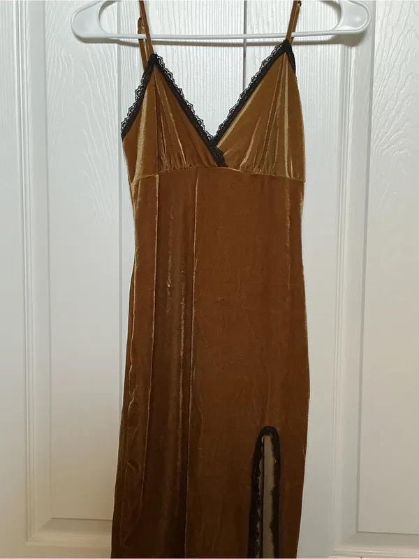 Forever 21 Gold Velvet Slip Dress with Black Lace - Image 3