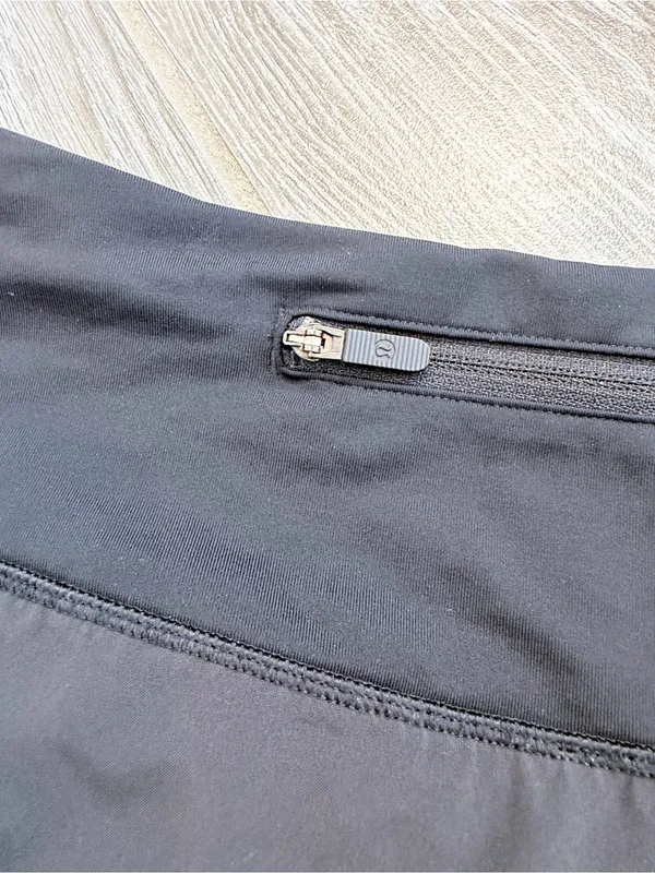 Women's Lululemon Black Speed Shorts 4” inseam size 2 EUC - Image 5