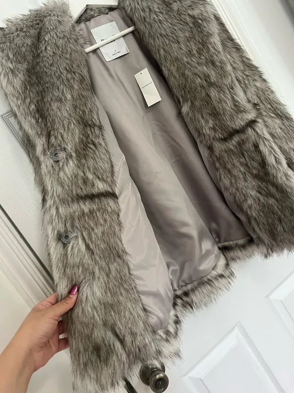 Abercrombie & Fitch Faux Fur Coat Gray Glam Luxe Winter Mob Wife Holiday Jacket Size S - Image 4