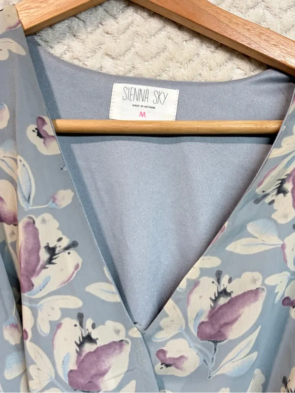 Sienna Sky Floral Faux Wrap Midi Dress M Blue Purple Cottagecore Fairycore Soft‎ - Image 8