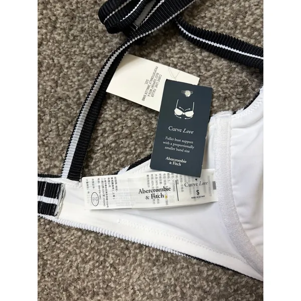 NWT Abercrombie Curve Love Bikini Top - Small - Image 5