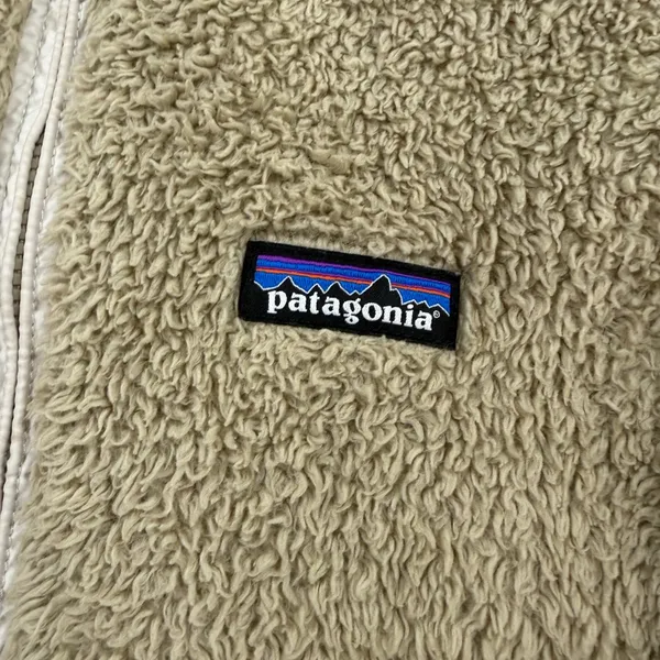 Patagonia Women's Cozy Cream Teddy Jacket - Image 5