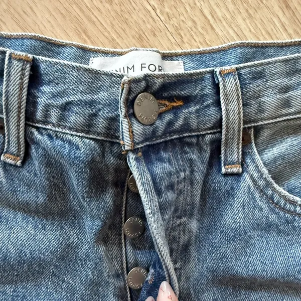 Aritzia Denim Forum Ex-boyfriend denim shorts Size 25 - Image 2