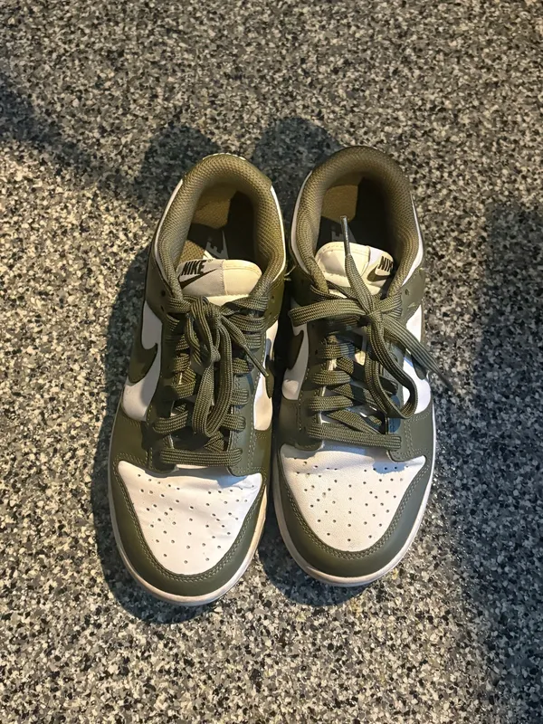 Nike dunks Green Size 6.5 - Image 2