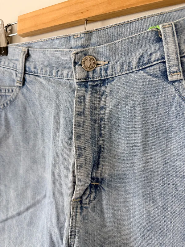Vintage Riders Light Wash Jean Shorts - Image 2