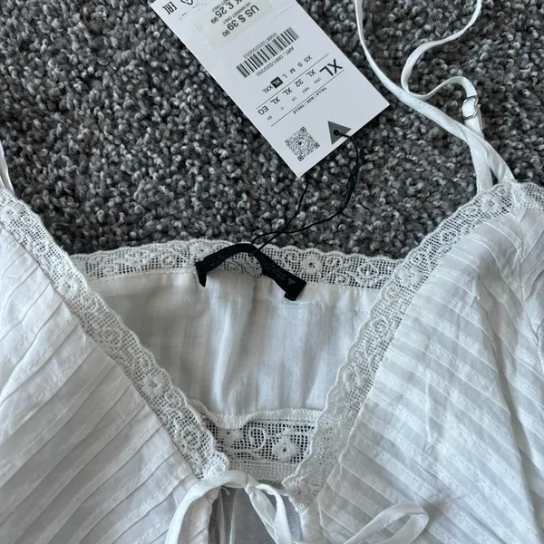 Zara Lace Embroidered Top - Image 3