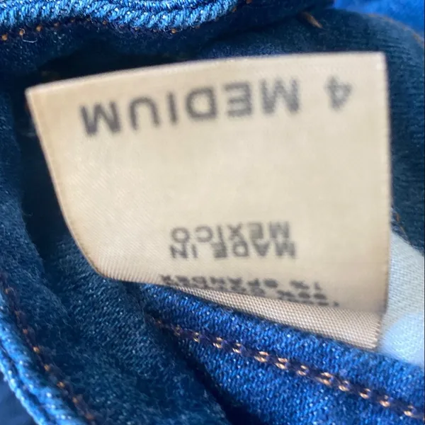 Levi, Size 4 Medium Blue Flare Wide Leg Jeans with Classic Denim Look - Image 4