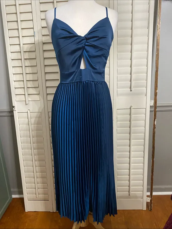 Cupshe Navy Satin Twist-Front Midi Dress - Image 7