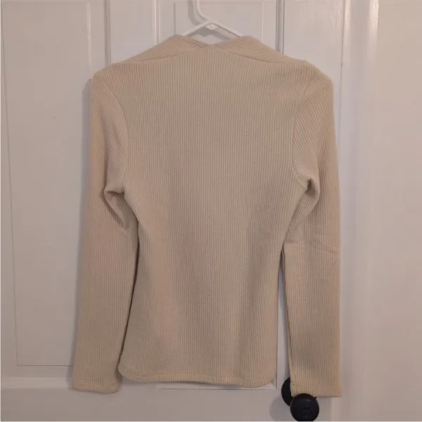 Anthropologie cream ribbed top - Image 4