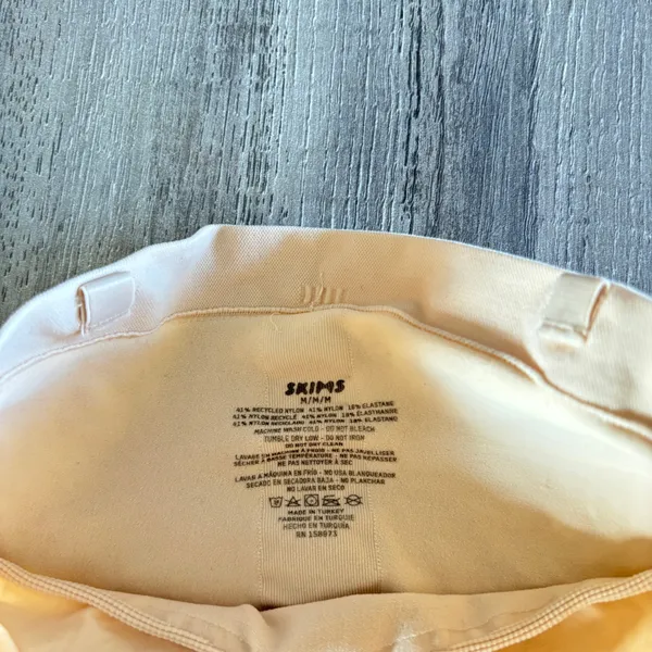 New skims shapewear M - Image 2