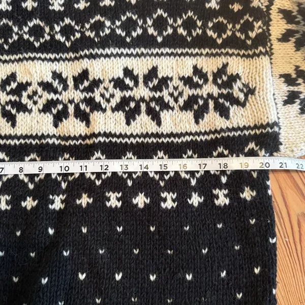 VTG 100% Wool Sweater XS Nepal 1/4 Zip Snowflakes Thick Fisherman Cozycore Cabin - Image 9