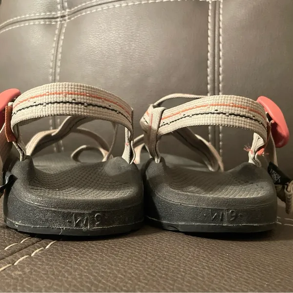 Chaco women’s size 9 adjustable sandals. - Image 9