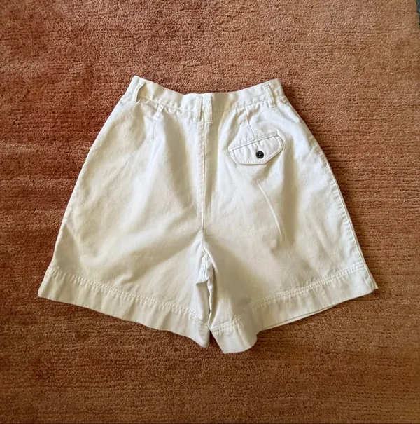 Vintage Lizsport Size 10 White 100% Cotton High Rise Pleated Bermuda Shorts - Image 7