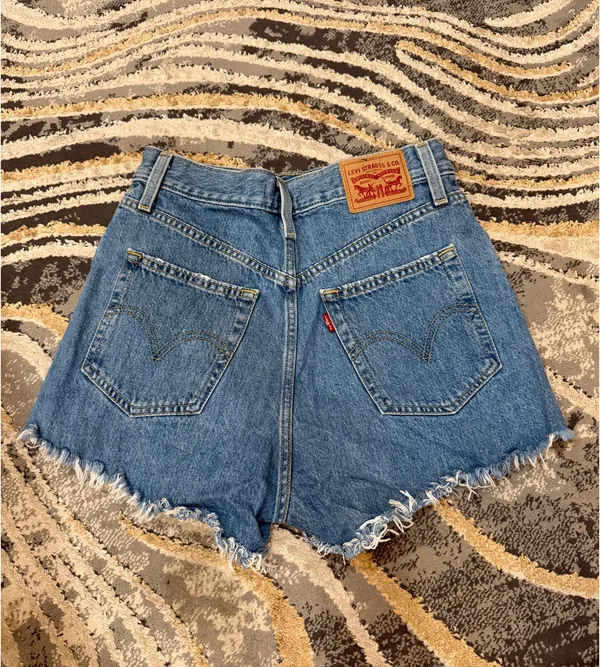 Levi’s Mom Shorts - Image 2