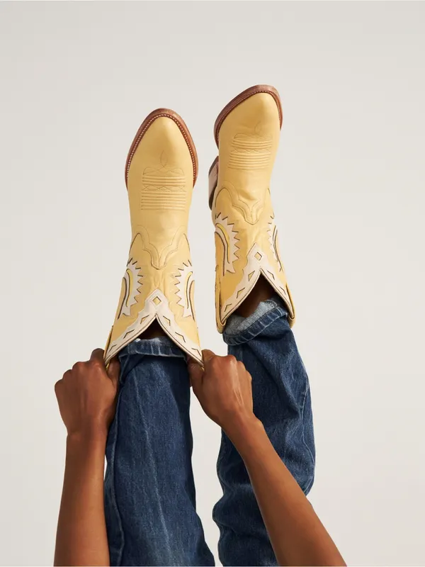 Tecovas The Jolene Pale Yellow Boots Size 6 - Image 3