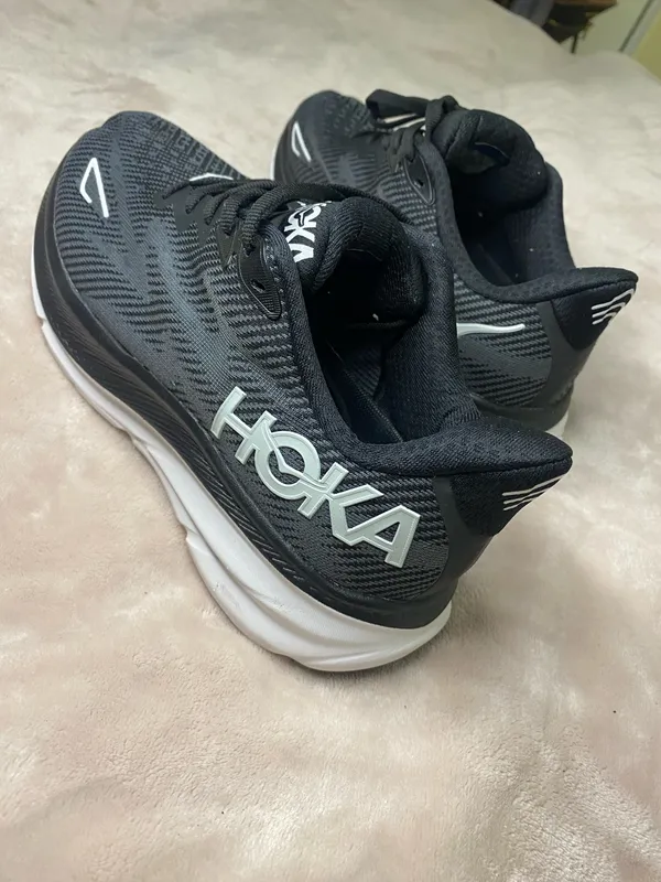 Hoka one one Clifton 9 Mens sneakers shoes size 7 - Image 4