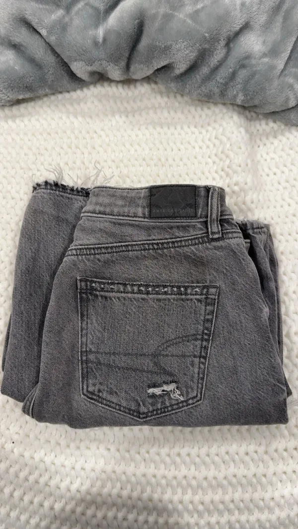 American Eagle Jeans - Image 3