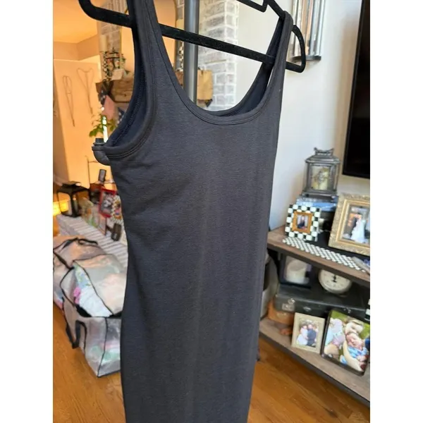 Vuori Halo Essential Midi Dress in a sleek black hue Women's L - Image 4
