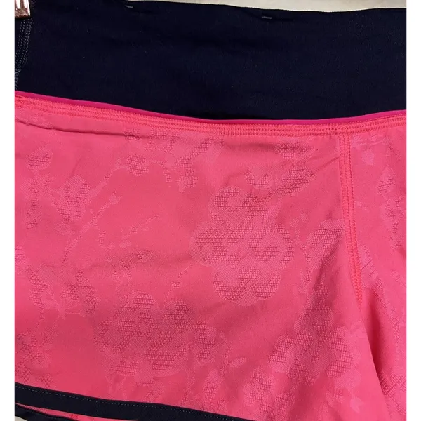 LULULEMON Run Speed Up Short 2.5" Patterned Pink‎ Flash/Deep Coal Size 8 - Image 5