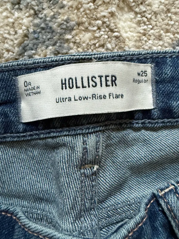 Hollister Low-Rise Jeans - Image 3