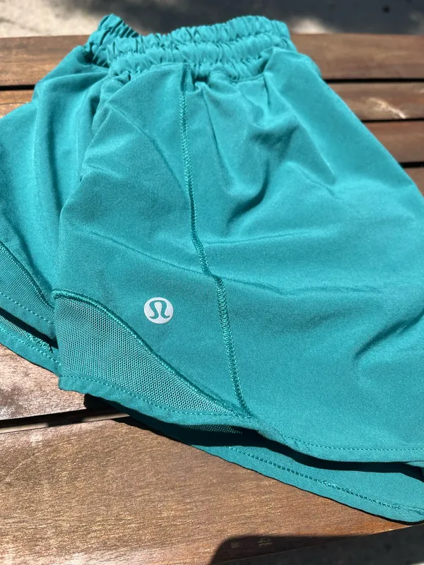 Lululemon Hotty Hot 4" shorts - Image 4