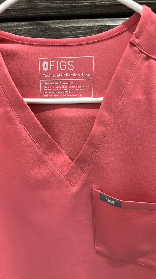 FIGS Top Catarina One-Pocket - Image 2