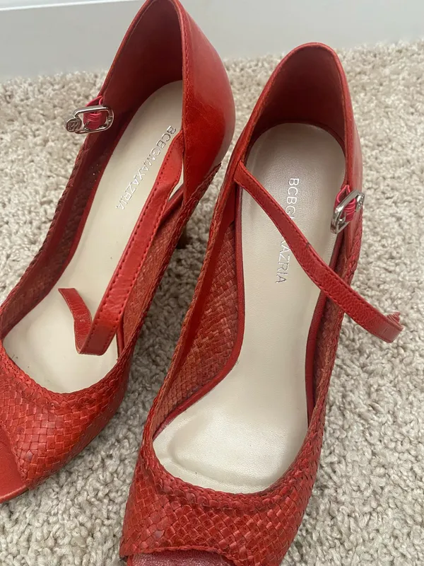 BCBGMAXAZRIA Heels Size 6.5 - Image 6