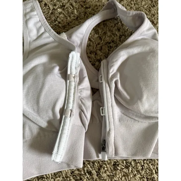 90 Degree Women's‎ Light Gray Front Zip Sports Bra Size Medium - Image 8