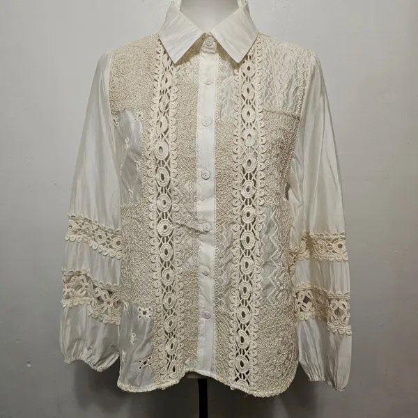 Fashion Apparel Blouse S/M Ivory Lace Patchwork Boho Eyelet Button Down Cottage - Image 2