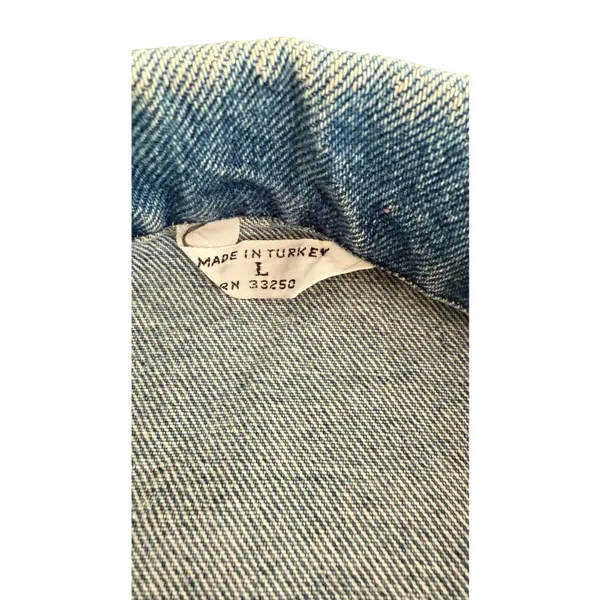 Classic Y2K Light Wash Denim Trucker Jacket Size L - Image 7