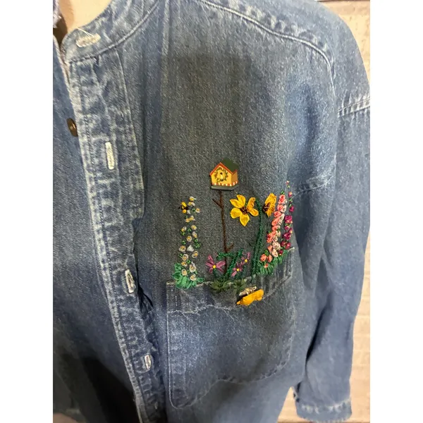 Badge Vintage‎ Denim Embroidered Floral Birdhouse Mandarin Collar Shirt Womens S - Image 2