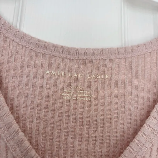 American Eagle V-Neck Crop Tank Top - Image 3