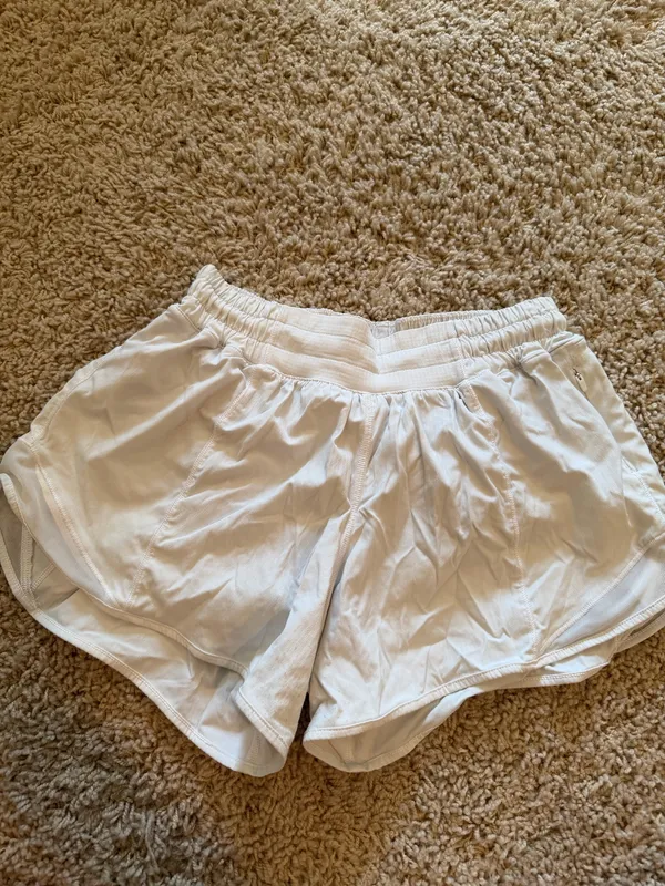 Lululemon Hotty Hot 4" - Image 2