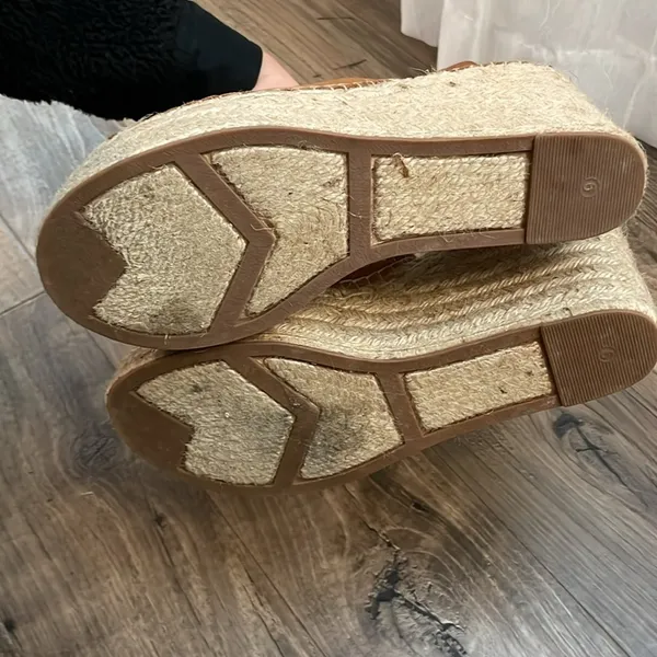 Marc Fisher Adalyn Wedge Sandal - Image 5