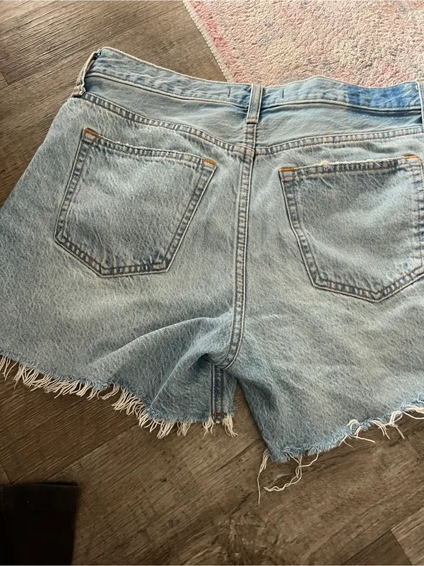 Abercrombie Light Blue Distressed Denim Shorts the baggy low rise - Image 5