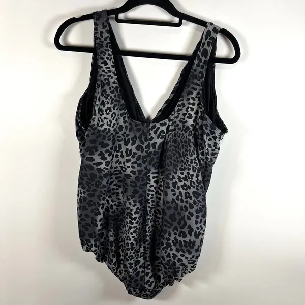 MIRACLESUIT Animal Leopard Print Ruched Front One-Piece‎ Bathing Suit 22W Beach - Image 4