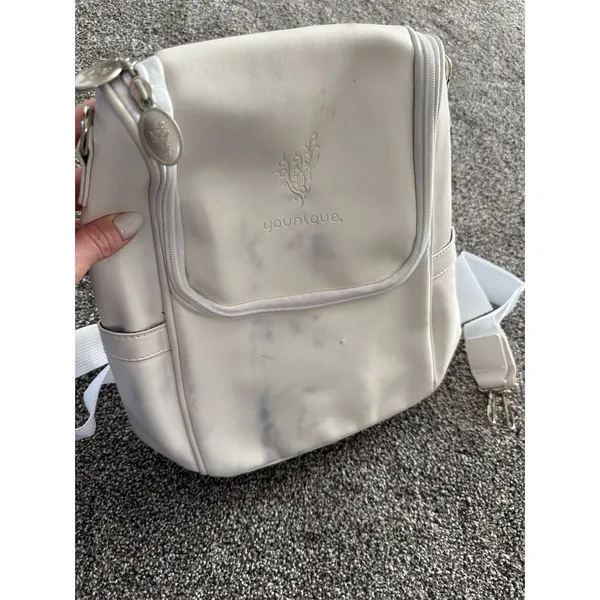 Younique Younique Diaper Bag Backpack White Medium Detachable Strap - Image 3