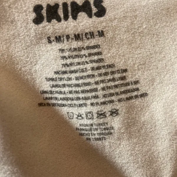 SKIMS Mid Thigh Sculpting Bodysuit S/M - Image 5