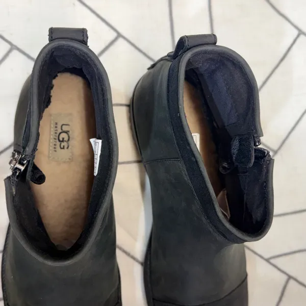UGG Simmens Waterproof Leather Ankle Boots‎ 9 Black Side Zip Cap Toe 1103832 - Image 7