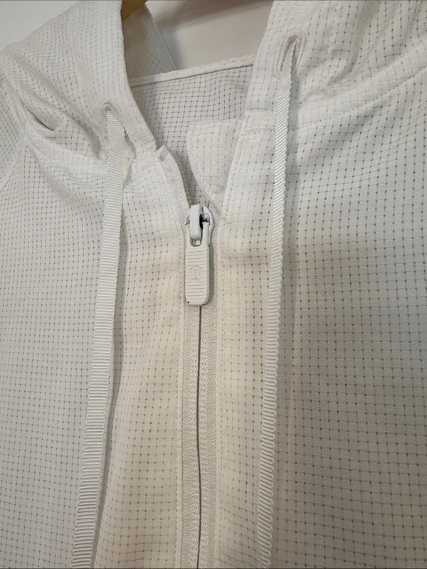 lululemon White Lightweight pack light 1/2 zip pull over workout jacket - Image 2