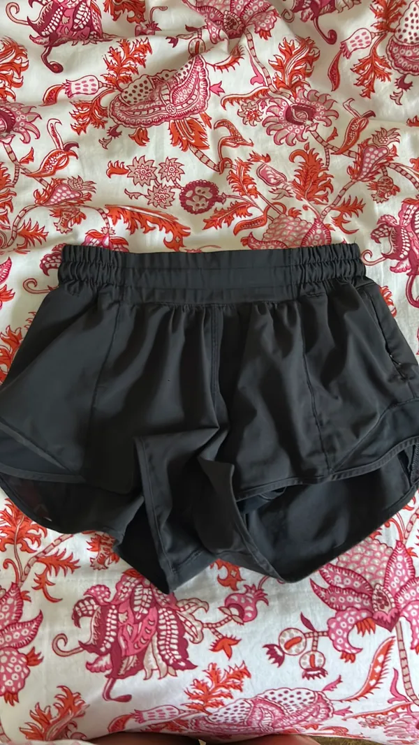 Lululemon Hotty Hot 2.5" - Image 4