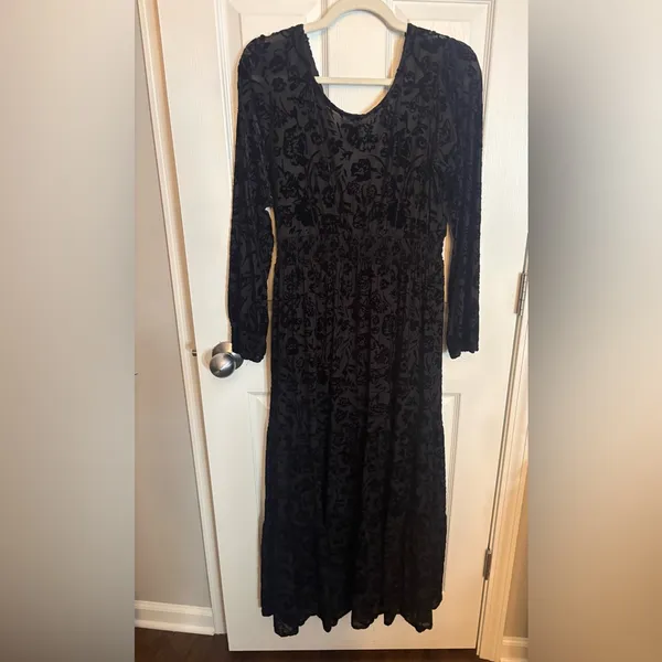 Knox Rose velvet maxi dress, Medium - Image 3
