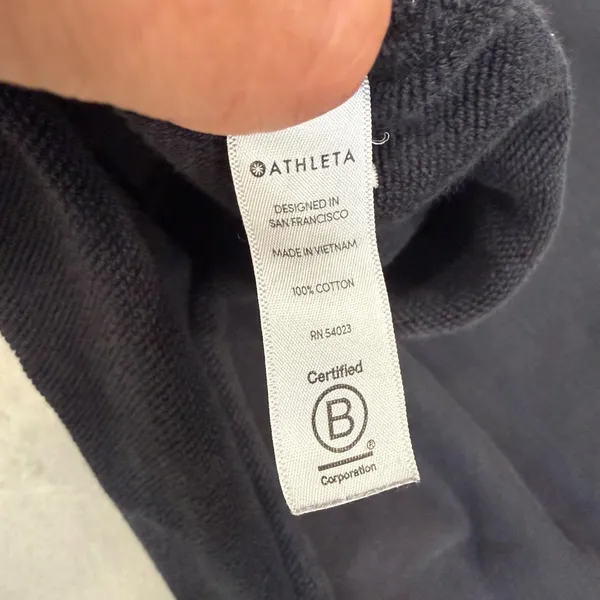 Athleta black cropped crew sweatshirt in size M - Image 4