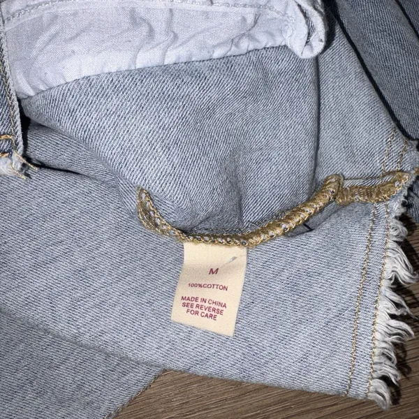 Wishlist Women's Boutique Denim Long Sleeve Button Up Size Medium - Image 8