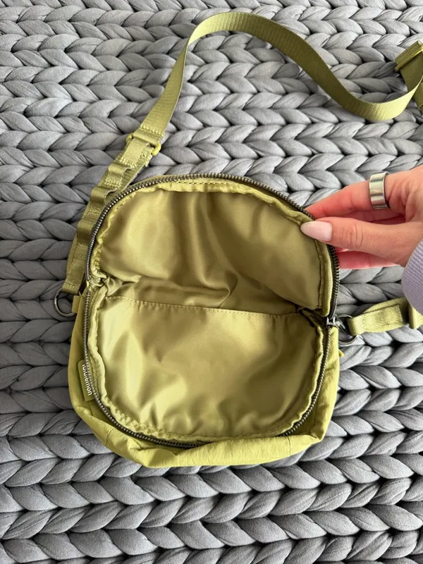 Lululemon All Night Micro Festival Bag *Zip Top - Image 8