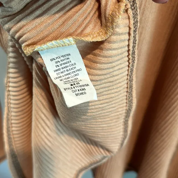 Ces Femme Small‎ Wavy Ribbed Knit Contrast Stitched Top NWOT - Image 7