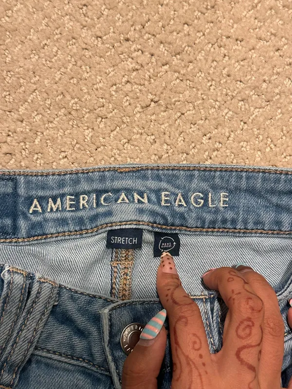 American Eagle Outfitters High-Rise Baggy Jeans - Image 2