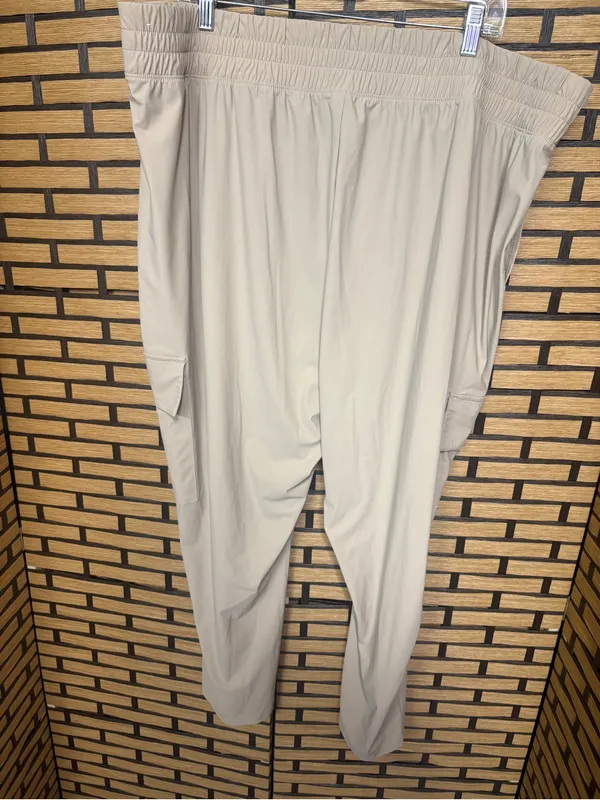 Old Navy Old tan sleektech active pants size xxl - Image 2