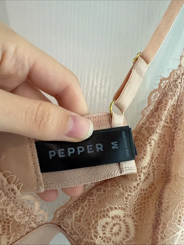 PEPPER everyday lace bralette size medium Tan - Image 4
